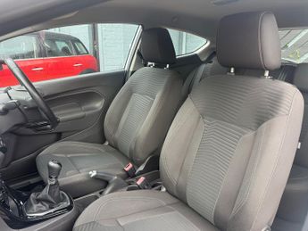Ford Fiesta 1.0T EcoBoost Zetec Hatchback 3dr Petrol Manual Euro 5 (s/s) (10