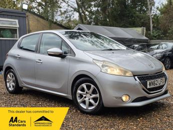 Peugeot 208 1.2 VTi Active Euro 5 5dr