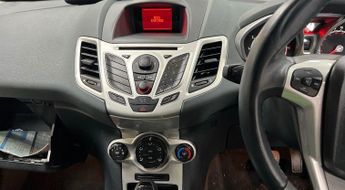 Ford Fiesta 1.4 Zetec Hatchback 5dr Petrol Automatic (154 g/km, 94 bhp)
