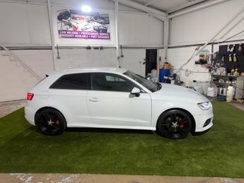 Audi A3 2.0 TDI S line Hatchback 3dr Diesel S Tronic Auto 6Spd quattro E