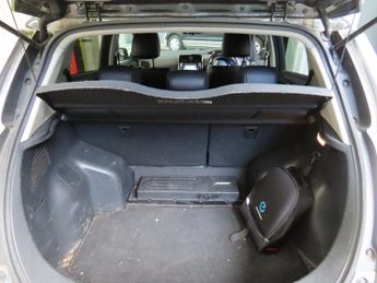 Nissan LEAF 30kWh Tekna Hatchback 5dr Electric Auto (109 bhp)