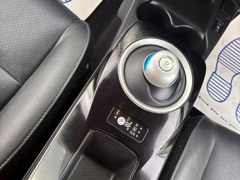 Nissan LEAF 30kWh Tekna Hatchback 5dr Electric Auto (109 bhp)