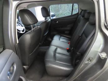 Nissan LEAF 30kWh Tekna Hatchback 5dr Electric Auto (109 bhp)