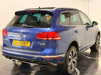 Volkswagen Touareg 3.0 TDI V6 BlueMotion Tech R-Line SUV 5dr Diesel Tiptronic 4WD E