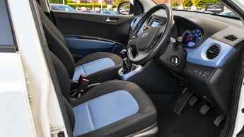 Hyundai i10 1.0 Premium Hatchback 5dr Petrol Manual Euro 5 (66 ps) - LONG MO