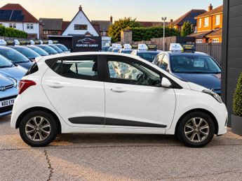 Hyundai i10 1.0 Premium Hatchback 5dr Petrol Manual Euro 5 (66 ps) - LONG MO