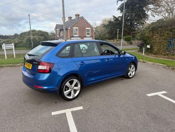 Skoda Rapid Spaceback 1.6 TDI Elegance Hatchback 5dr Diesel Manual Euro 5 (105 ps)