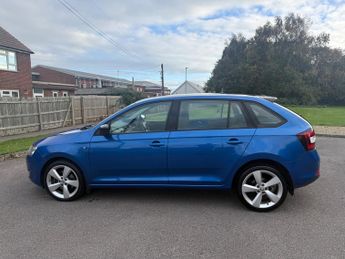 Skoda Rapid Spaceback 1.6 TDI Elegance Hatchback 5dr Diesel Manual Euro 5 (105 ps)