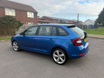 Skoda Rapid Spaceback 1.6 TDI Elegance Hatchback 5dr Diesel Manual Euro 5 (105 ps)