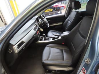 BMW 3 Series 3.0 325i SE Saloon 4dr Petrol Steptronic Euro 5 (218 ps)