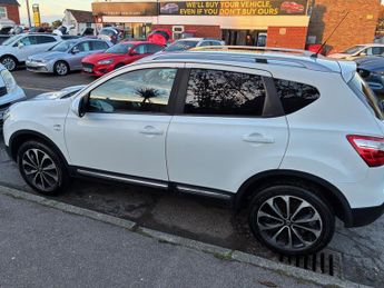 Nissan Qashqai 1.6 dCi n-tec SUV 5dr Diesel Manual 2WD Euro 5 (130 ps)