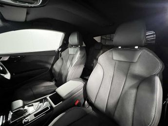 Audi A5 Coup- Black Edition 35 TFSI  150 PS S tronic