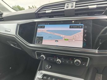 Audi Q3 Sport 35 TFSI  150 PS S tronic
