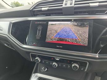 Audi Q3 Sport 35 TFSI  150 PS S tronic