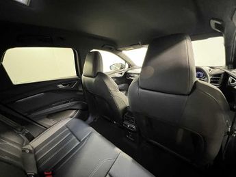 Audi Q4  Black Edition 45 e-tr 