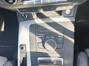 Audi Q5 S line 50 TFSI e quattro 299 PS S tronic