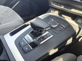 Audi Q5 S line 50 TFSI e quattro 299 PS S tronic