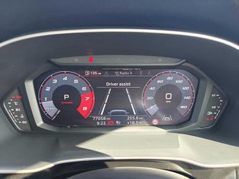 Audi Q3 S line 35 TFSI  150 PS S tronic