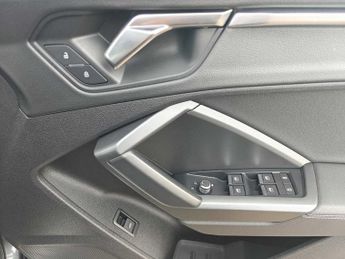 Audi Q3 S line 45 TFSI quattro 230 PS S tronic