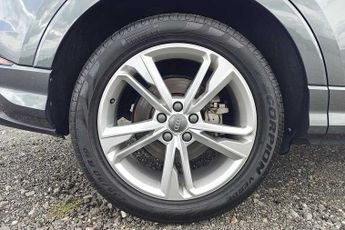 Audi Q3 S line 45 TFSI quattro 230 PS S tronic