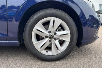 Volkswagen Golf 1.5 eTSI Life 5dr DSG