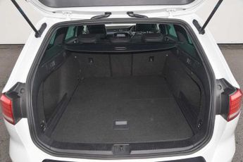 Volkswagen Passat 1.5 TSI EVO 150 R-Line 5dr DSG [Panoramic Roof]