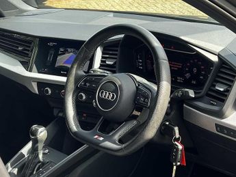 Audi A1 Sportback Black Edition 30 TFSI  110 PS S tronic