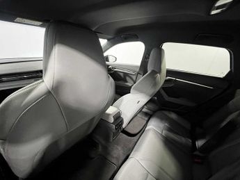 Audi A3 Sportback S line Competition 45 TFSI e  245 PS S tronic