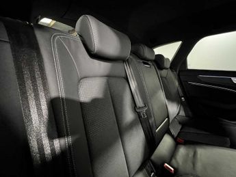 Audi A6 Avant Black Edition 40 TDI quattro 204 PS S tronic