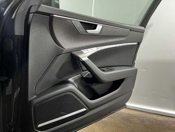 Audi A6 Avant Black Edition 40 TDI quattro 204 PS S tronic