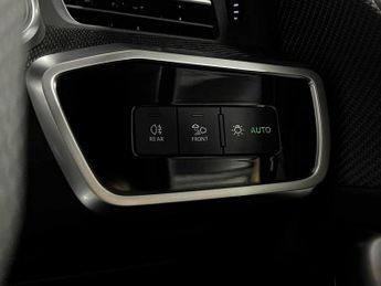 Audi A6 Avant Black Edition 40 TDI quattro 204 PS S tronic