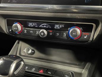 Audi Q3 S line 35 TFSI  150 PS S tronic