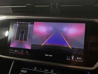 Audi A6 Avant Black Edition 40 TDI quattro 204 PS S tronic