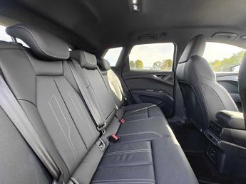 Audi Q4  Black Edition 35 e-tr 
