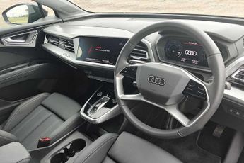 Audi Q4  Sport 45 e-tron  210, 