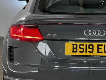 Audi TT Coup- S line 45 TFSI  245 PS S tronic