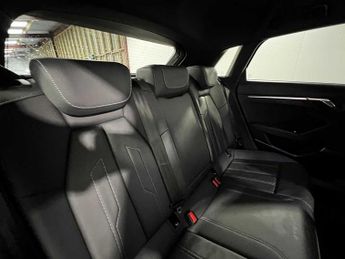 Audi A3 Sportback S line Competition 45 TFSI e  245 PS S tronic