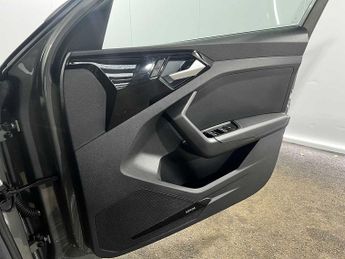 Audi A1 Sportback S line 30 TFSI  110 PS S tronic
