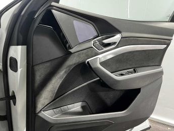 Audi e-tron Launch Edition 55 quattro 300,00 kW