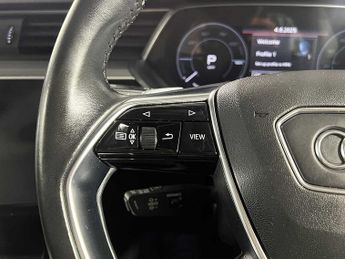 Audi e-tron Launch Edition 55 quattro 300,00 kW