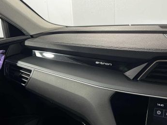 Audi e-tron Launch Edition 55 quattro 300,00 kW