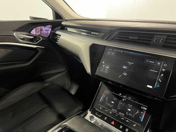 Audi e-tron Launch Edition 55 quattro 300,00 kW