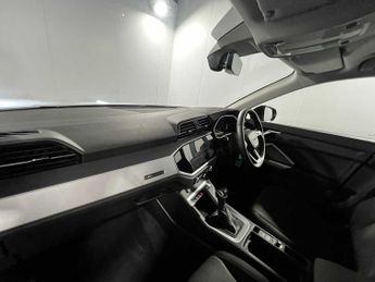 Audi Q3 Technik 35 TFSI  150 PS S tronic