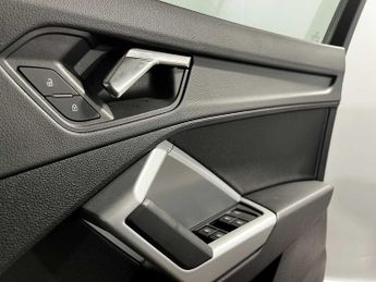 Audi Q3 Technik 35 TFSI  150 PS S tronic