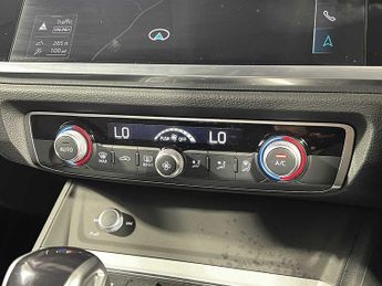 Audi Q3 Technik 35 TFSI  150 PS S tronic