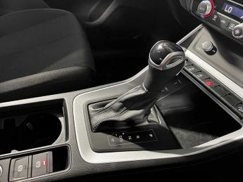 Audi Q3 Technik 35 TFSI  150 PS S tronic