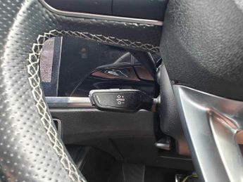 Audi Q3 S line 35 TFSI  150 PS S tronic