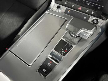 Audi A6 S line 40 TFSI  204 PS S tronic