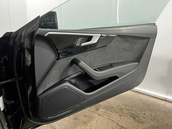 Audi A5 Coup- Black Edition 35 TFSI  150 PS S tronic