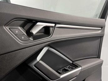 Audi Q3 S line 35 TFSI  150 PS S tronic